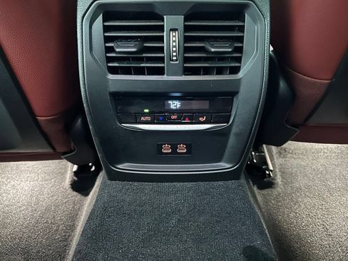 Used 2024 BMW 330i xDrive Sedan w/ M Sport Package AWD/4WD image 31