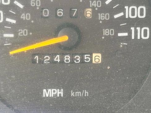 Used 1995 Chevrolet Monte Carlo LS FWD image 32