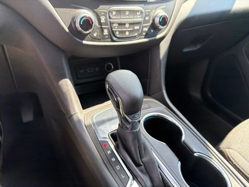Used 2024 Chevrolet Equinox LT FWD image 18