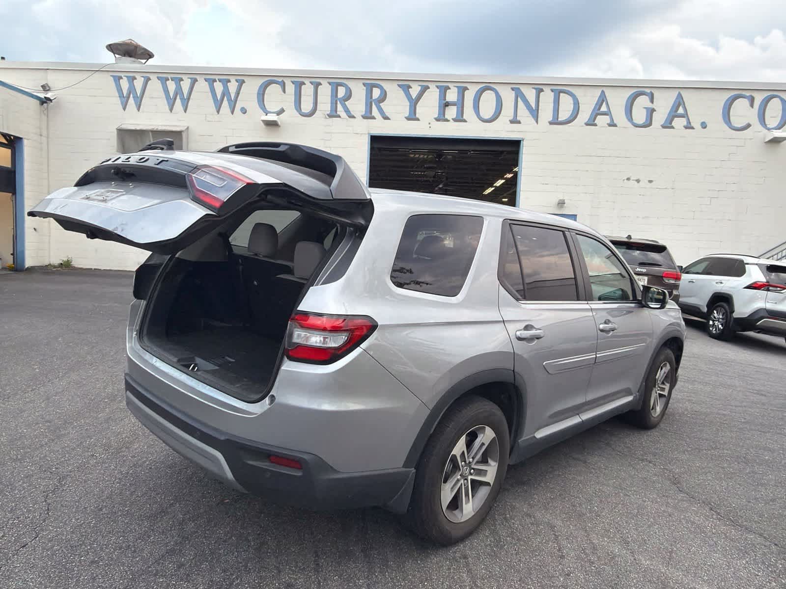Certified 2025 Honda Pilot EX-L image 11
