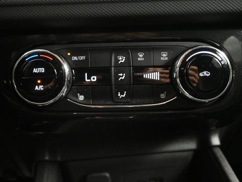 New 2025 Chevrolet TrailBlazer LT w/ Convenience Package FWD image 13