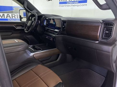 Used 2024 Chevrolet Silverado 2500 High Country w/ High Country Premium Package AWD/4WD image 36