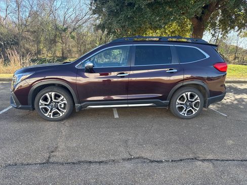 Used 2023 Subaru Ascent Touring image 4