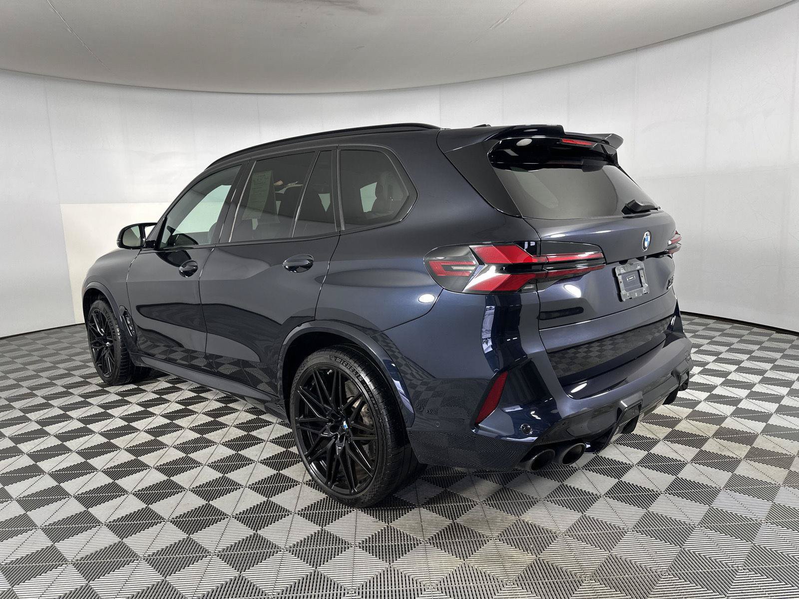 Used 2024 BMW X5 M Competition w/ Executive Package AWD/4WD image 21