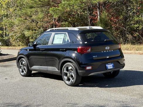 New 2026 Hyundai Venue SEL image 4