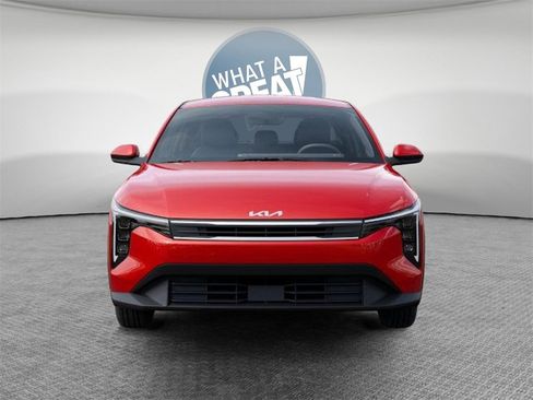 New 2025 Kia K4 LXS image 2