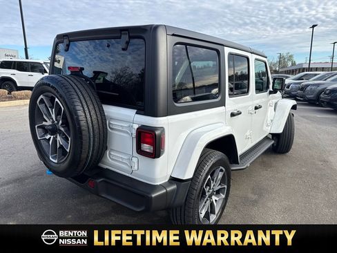 Used 2024 Jeep Wrangler Unlimited w/ Convenience Group image 8