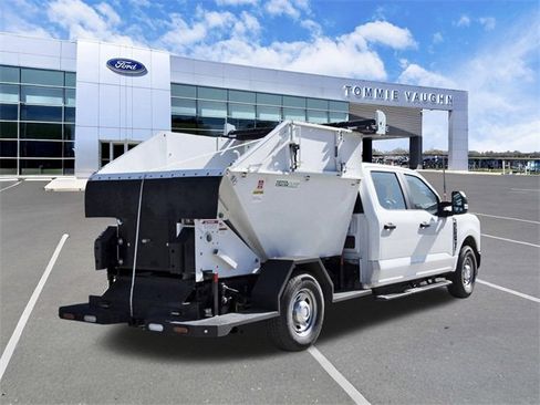 Used 2023 Ford F250 XL image 4