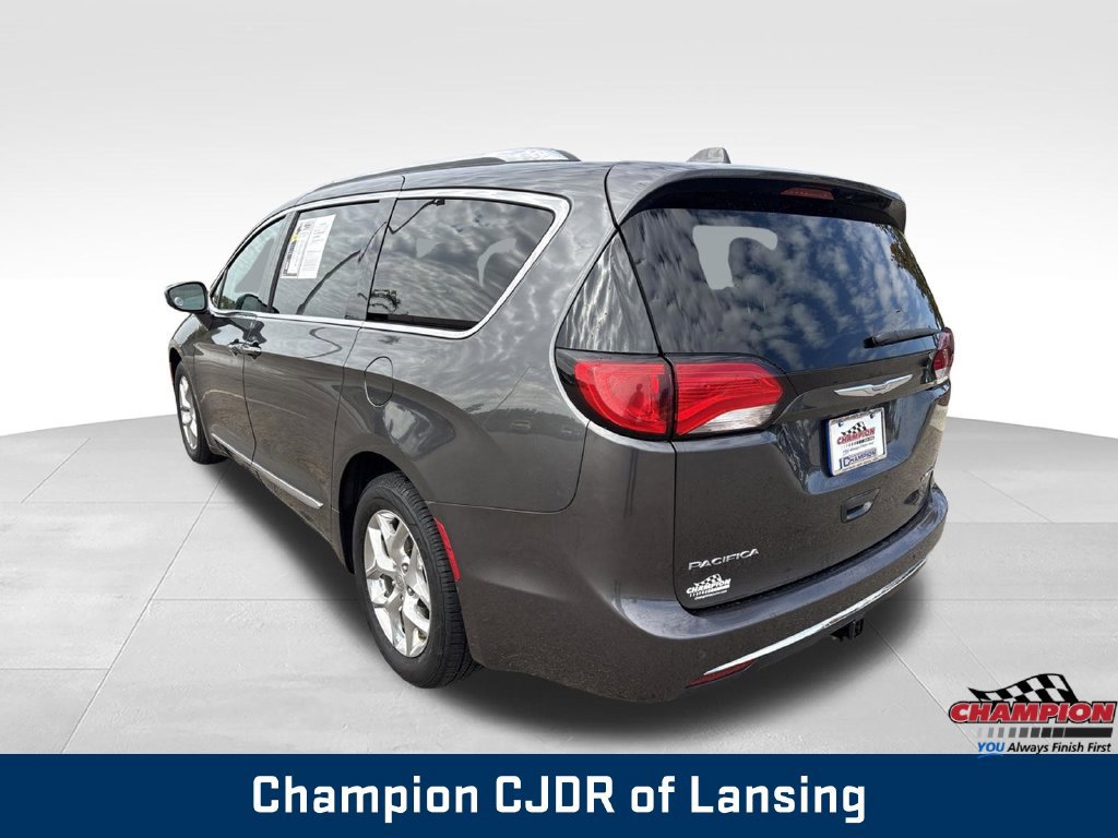 Used 2017 Chrysler Pacifica Limited FWD image 5