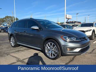 Used 2018 Volkswagen Golf Alltrack SEL video 2