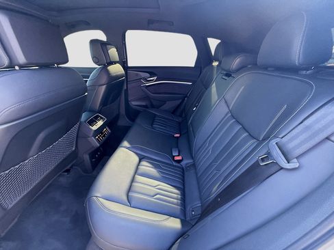 Used 2023 Audi e-tron S Premium Plus image 24