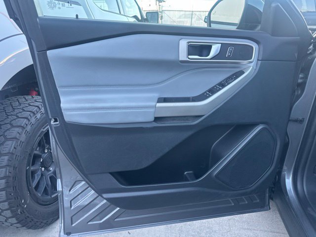 Used 2023 Ford Explorer XLT w/ Equipment Group 202A RWD image 11