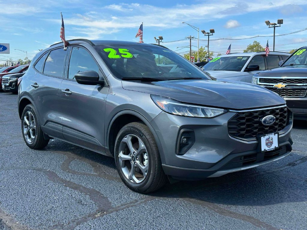 Used 2025 Ford Escape ST-Line Select AWD/4WD image 1