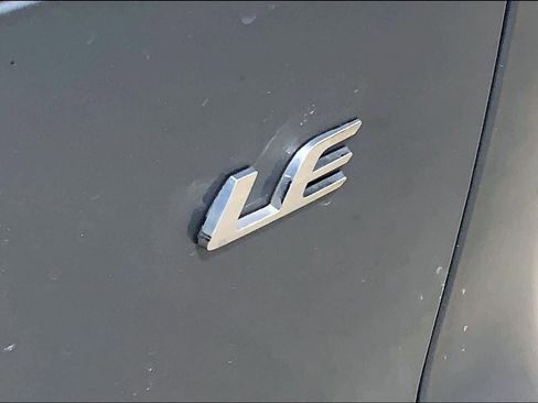 Used 2023 Toyota Corolla Cross LE image 9