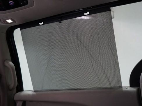 Used 2024 Chrysler Pacifica Limited image 32