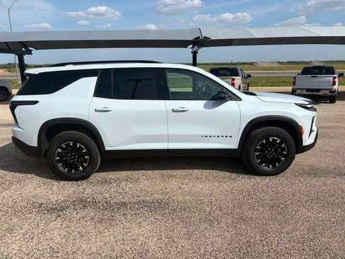Used 2026 Chevrolet Traverse Z71 w/ LPO, Floor Liner Package AWD/4WD image 4