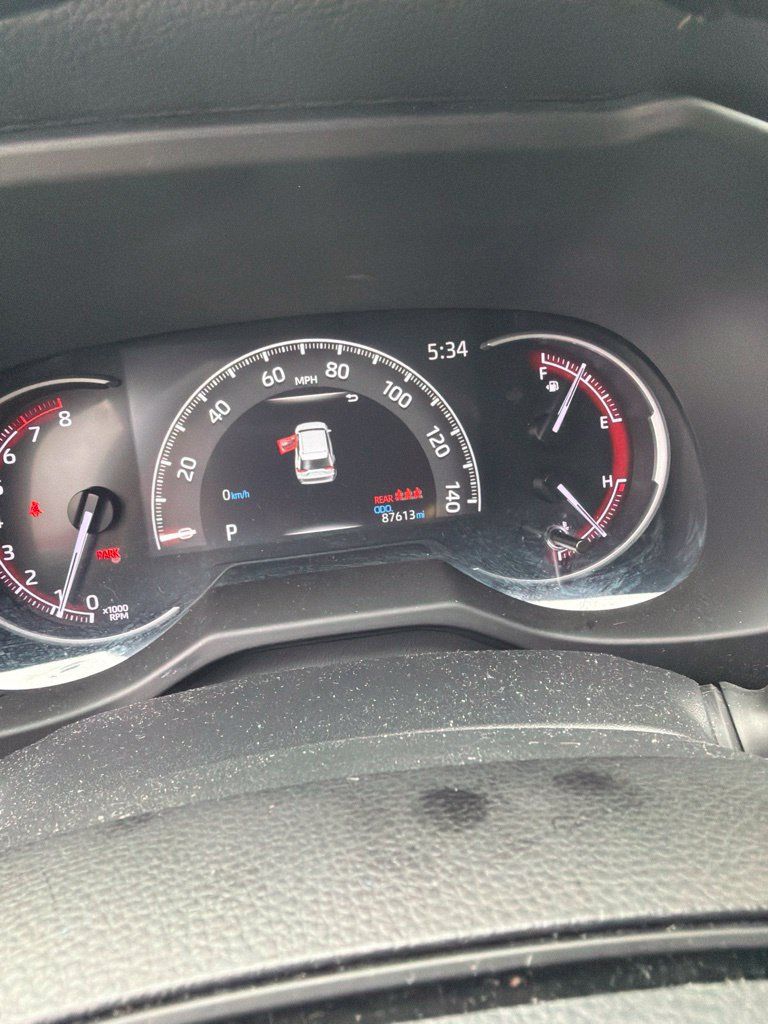 Used 2023 Toyota RAV4 LE FWD image 9