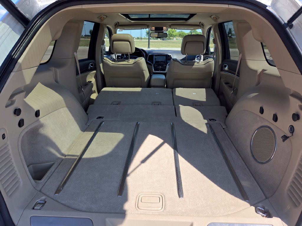 Used 2014 Jeep Grand Cherokee Overland AWD/4WD image 39