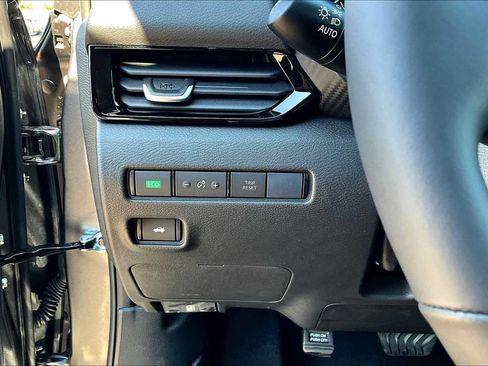 Used 2025 Nissan Sentra SV w/ All-Weather Package FWD image 15