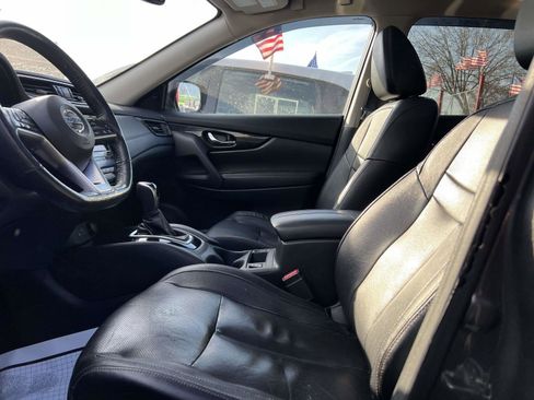 Used 2018 Nissan Rogue SL w/ Premium Package image 18
