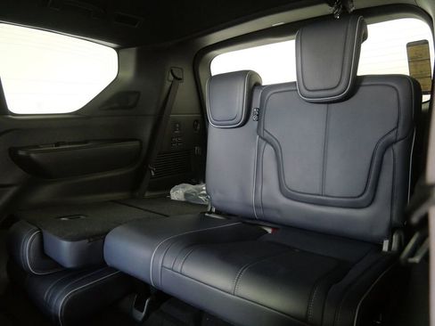 New 2026 INFINITI QX80 4WD image 16