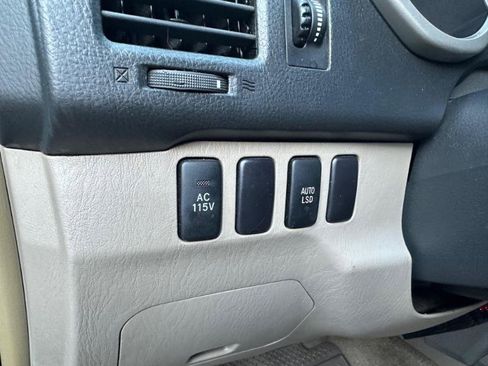 Used 2005 Toyota 4Runner Limited image 22