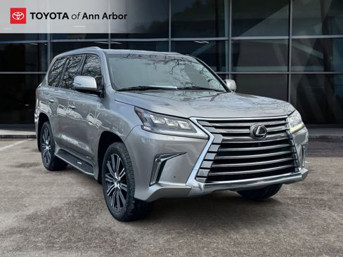 Used 2018 Lexus LX 570 image 1