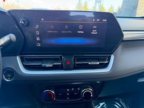 Used 2024 Chevrolet TrailBlazer LT w/ Driver Confidence Package image 8