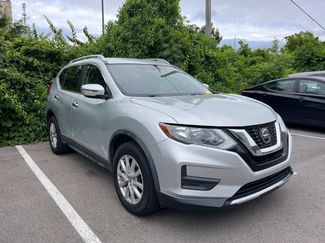 Used 2018 Nissan Rogue SV image 1