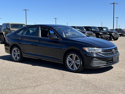 Used 2024 Volkswagen Jetta SE image 7