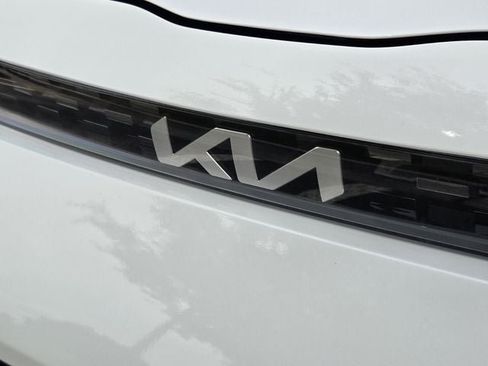 Used 2025 Kia Soul LX w/ LX Technology Package FWD image 39