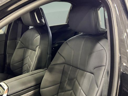 Used 2026 BMW 750e xDrive w/ Executive Package image 18