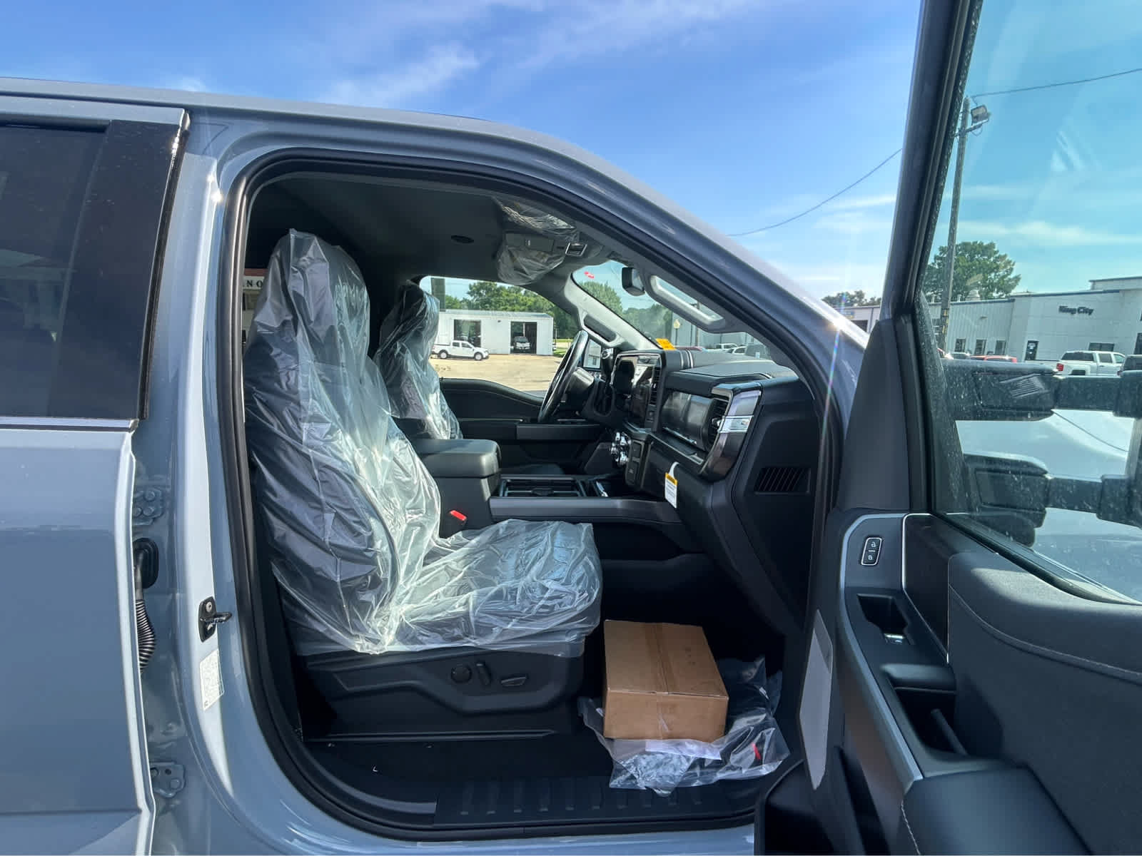 New 2026 Ford F350 Lariat w/ Lariat Ultimate Package AWD/4WD image 14
