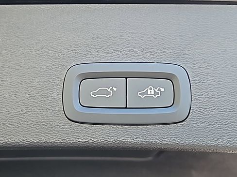 New 2025 Volvo XC40 B5 Plus w/ Protection Package Premier image 13