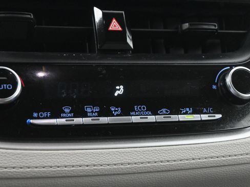 Used 2022 Toyota Corolla Cross LE FWD image 23