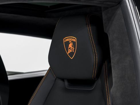 Used 2022 Lamborghini Urus AWD/4WD image 20