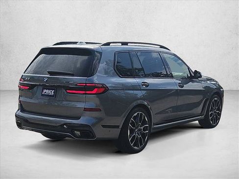 Used 2024 BMW X7 xDrive40i w/ M Sport Package AWD/4WD image 5