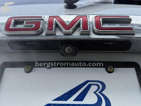 Used 2020 GMC Acadia Denali image 11