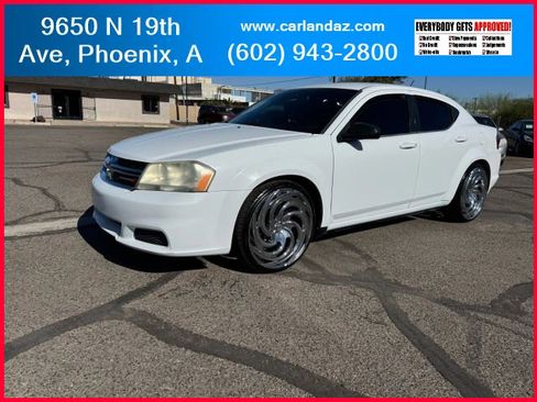 Used 2013 Dodge Avenger SE image 2