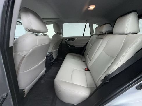 Used 2019 Toyota RAV4 XLE w/ Convenience Package AWD/4WD image 13