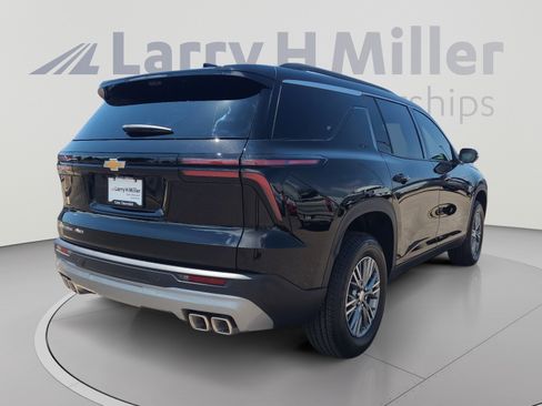 Certified 2026 Chevrolet Traverse LT w/ Driver Confidence Package AWD/4WD image 5