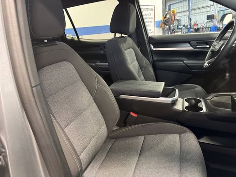 Used 2025 GMC Terrain Elevation image 29