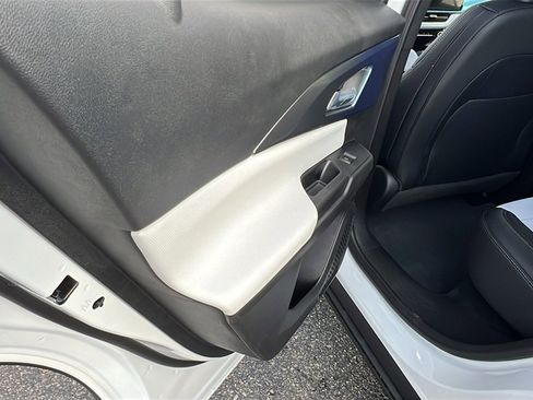 New 2026 Chevrolet Equinox EV LT image 16