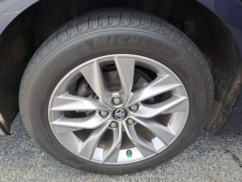 Used 2019 Toyota Avalon XLE w/ Moonroof Package FWD image 22