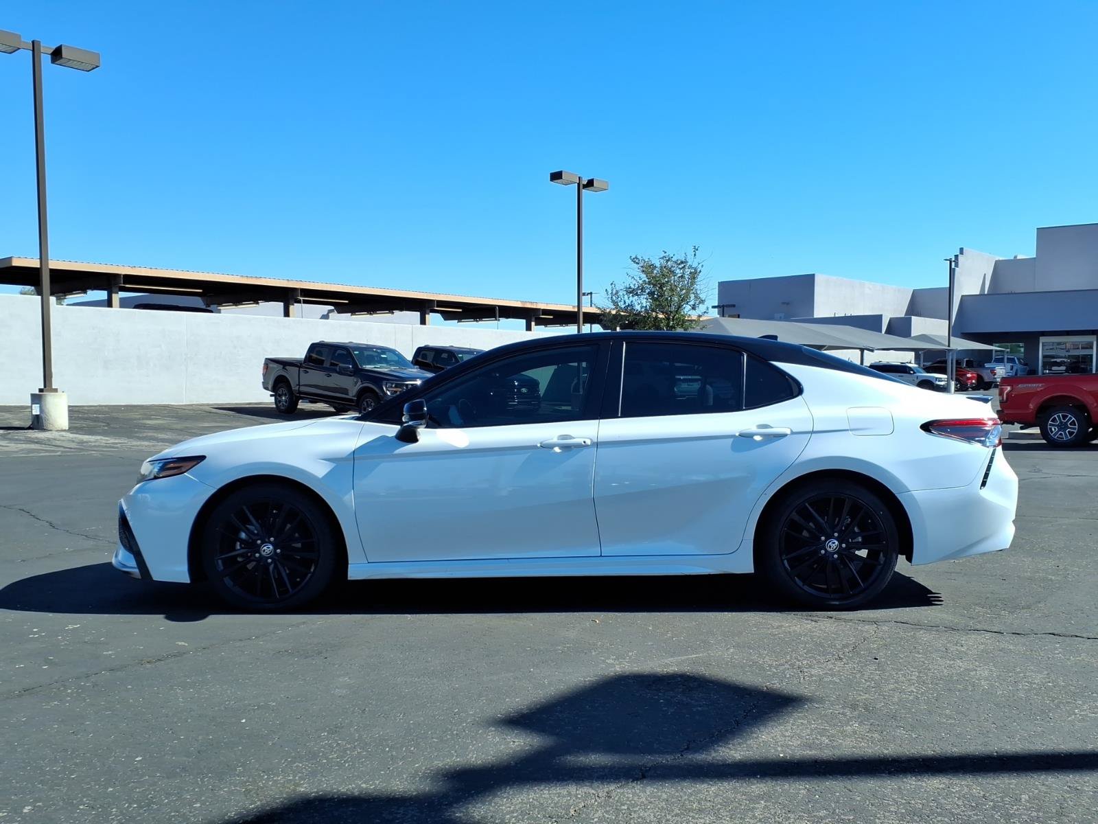 Used 2022 Toyota Camry XSE w/ Navigation Package FWD image 2