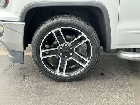 Used 2017 GMC Sierra 1500 SLE w/ SLE Value Package AWD/4WD image 32