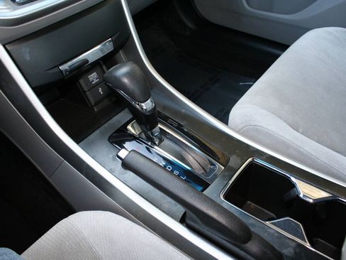 Used 2013 Honda Accord EX image 20