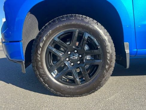 Used 2025 Chevrolet Silverado 1500 RST AWD/4WD image 14