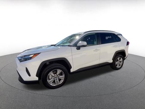 Used 2025 Toyota RAV4 XLE image 8