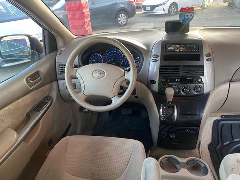 Used 2008 Toyota Sienna LE image 17